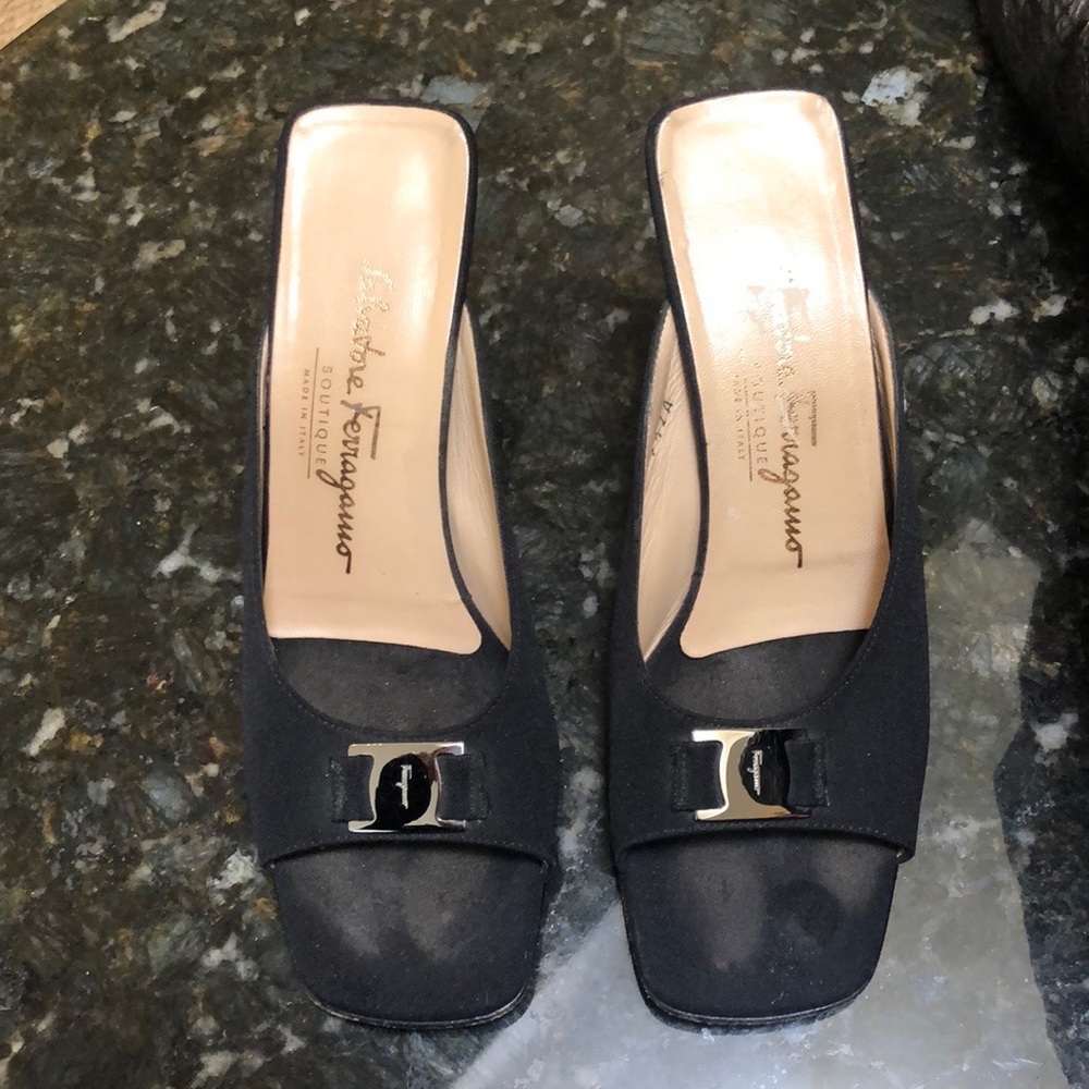 Salvador’s ferragamo women’s open toe 3” pumps 7 1/2 2 A - Picture 7 of 10